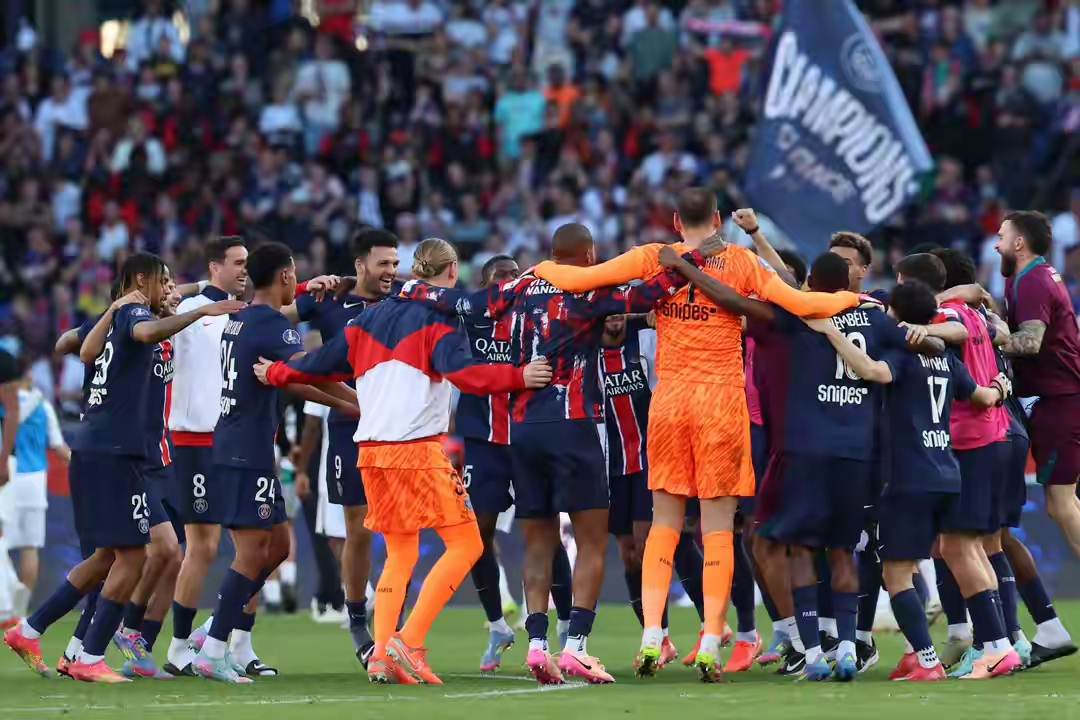 包含巴黎圣日耳曼发布备战花絮；转会期战术微调；西甲任务艰巨；纪律约束更严格的词条