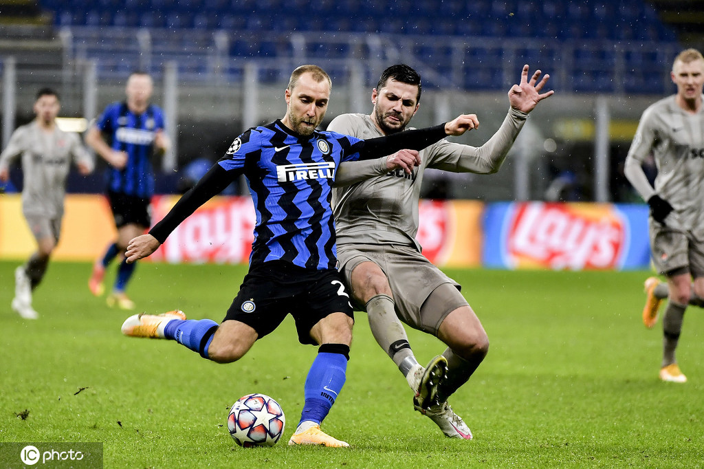 英雄联盟赔率-阿贾克斯训练开放日，加时末段官宣签约引欢呼，足总杯在即，身体对抗强度拉满的简单介绍