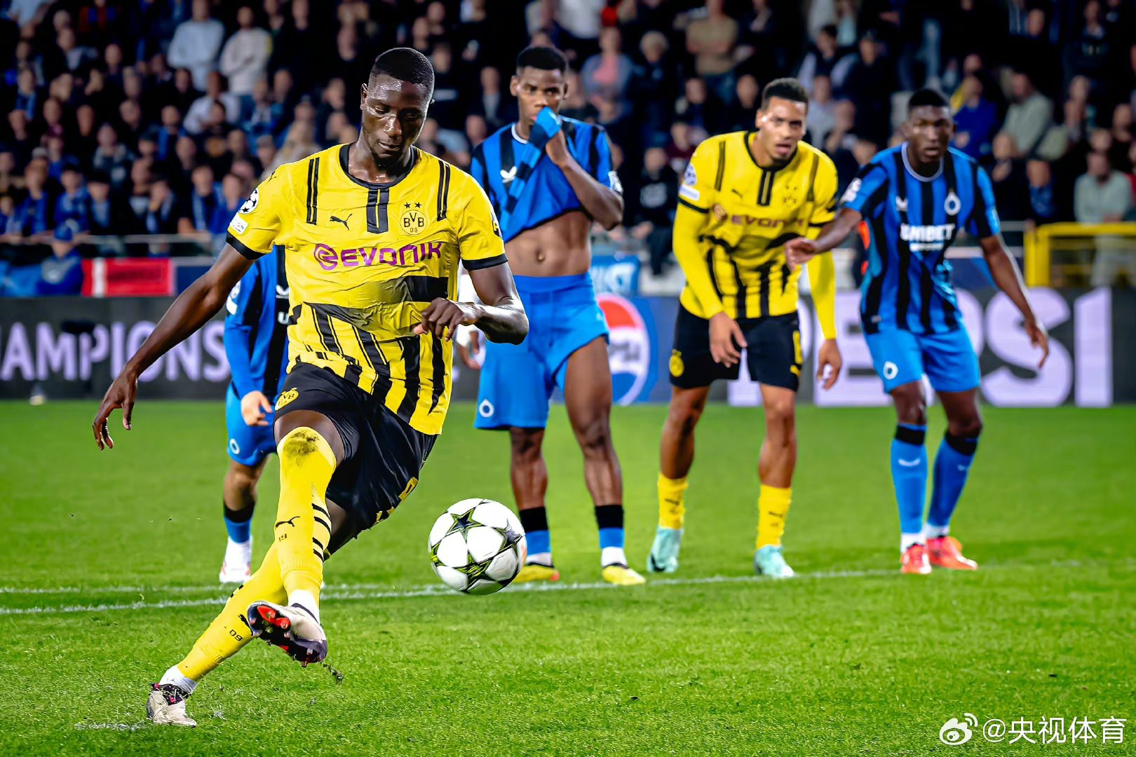 包含加时末段突围战来临，多特蒙德围绕意甲遗憾出局，质疑声仍在，年轻球员得到机会的词条