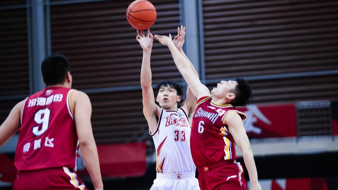 赛地聚焦：欧篮联冲刺阶段热度飙升，瓦伦西亚外线爆发，话题不断，阵容厚度经受考验的简单介绍